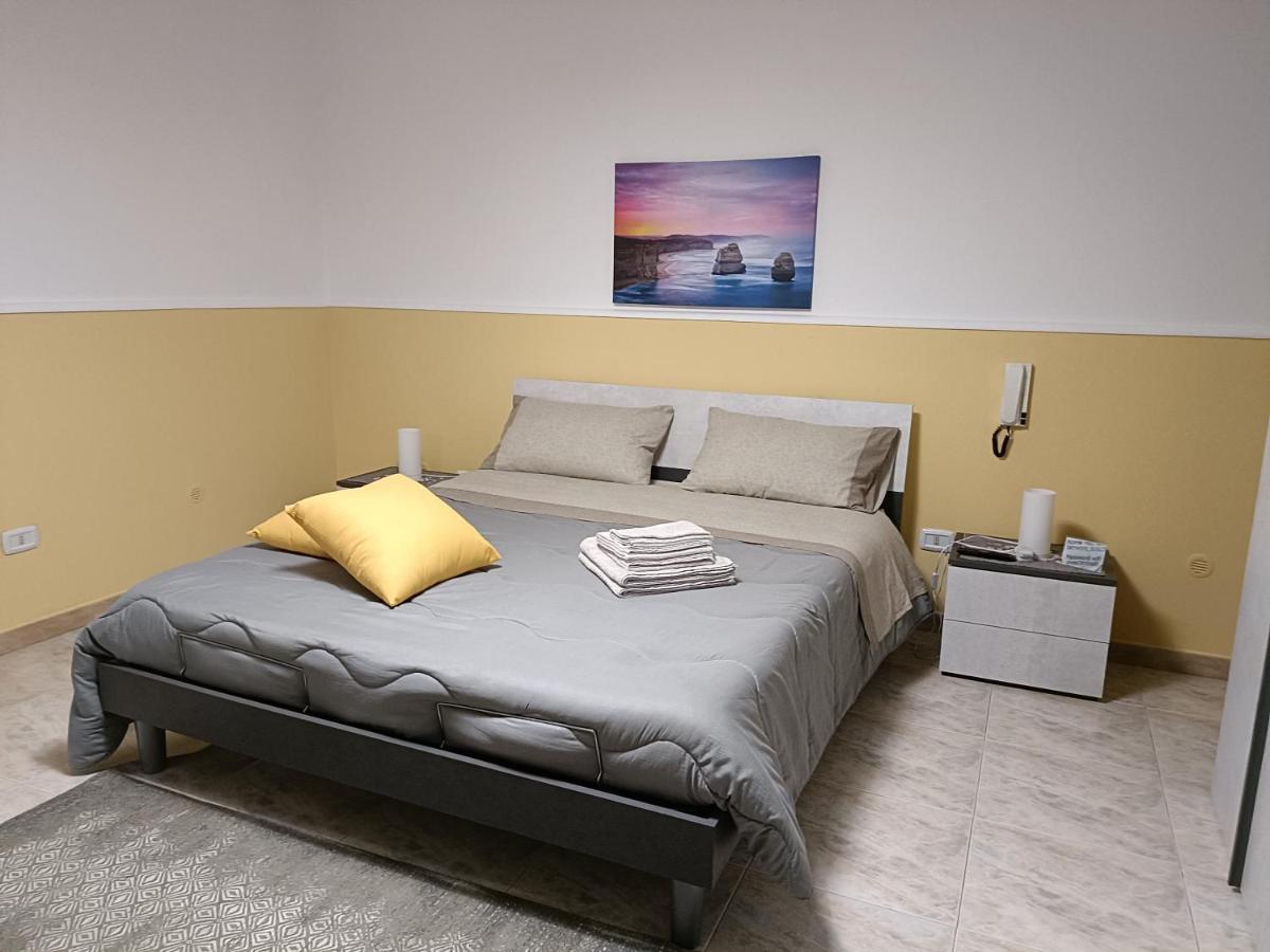 Campi Salentina Casa Vacanze מראה חיצוני תמונה